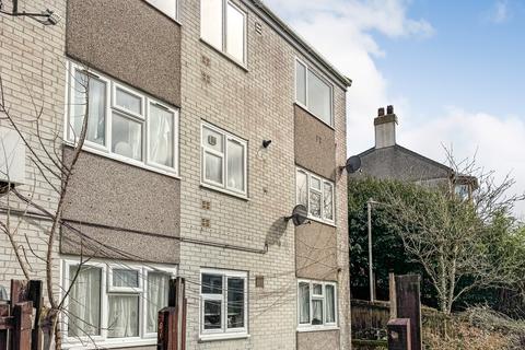 1 bed property, in 93 Wallace Road, £30,000