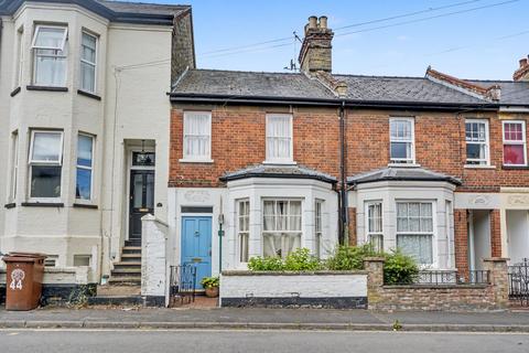 2 bed property, in Park Lane, £280,000