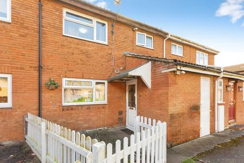 3 bed property, in Cherwell Road, £300,000