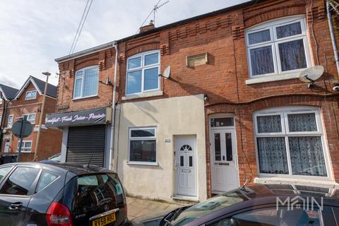2 bed property, in Mere Road, £200,000