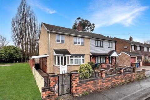 3 bed property, in Red Lion Avenue, £210,000