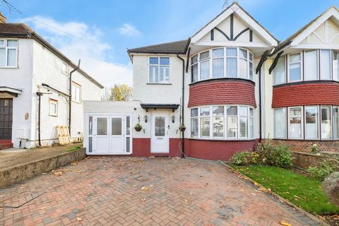 4 bed property, in Swiss Avenue, £875,000