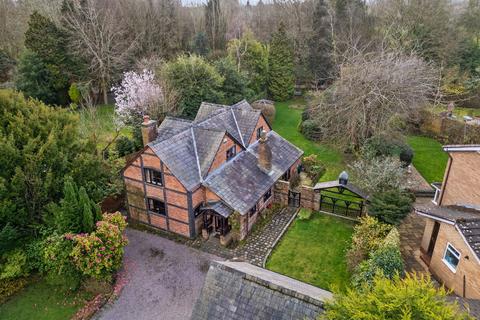 4 bed property, in Broad Lane, £795,000