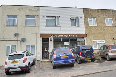 3 bed property, in Great Elms Road, £350,000