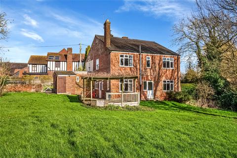 5 bed property, in Capel St. Mary, £565,000