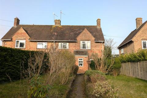 3 bed property, in Rissington Road, £365,000
