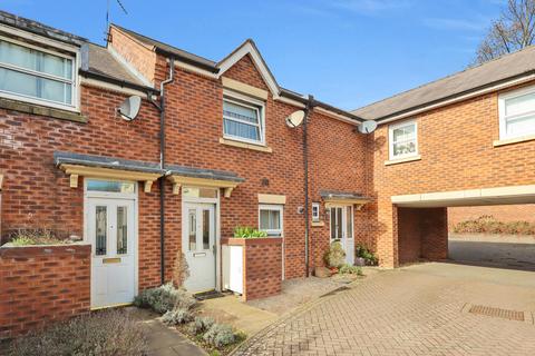 2 bed property, in Sissinghurst Close, £210,000