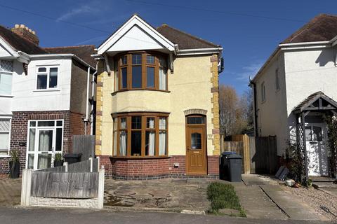 3 bed property, in Strathmore Road, £220,000