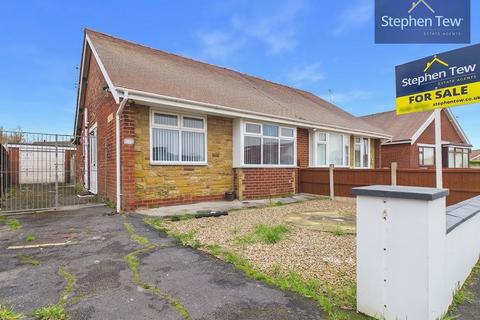 2 bed property, in Clifton Avenue, £130,000