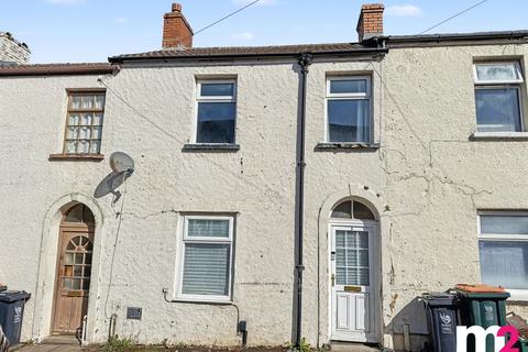 2 bed property, in Ford Street, £125,000