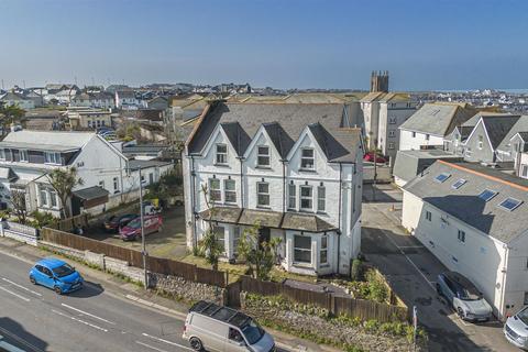 11 bed property, in 2 Trenance road, £650,000