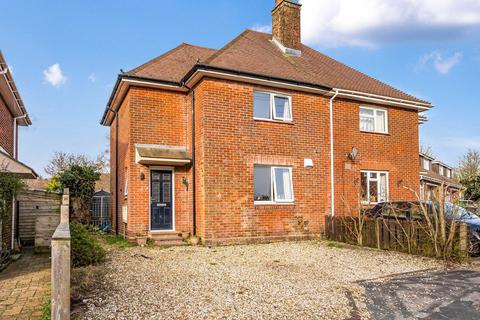 2 bed property, in Gordon Avenue, £399,950