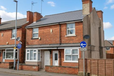2 bed property, in Union Street, £100,000