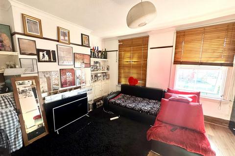 2 bed property, in St James Road, £240,000