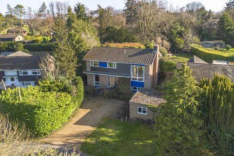4 bed property, in Hare Lane End, £975,000