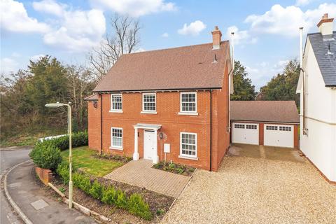 4 bed property, in Hinton Fields, £995,000