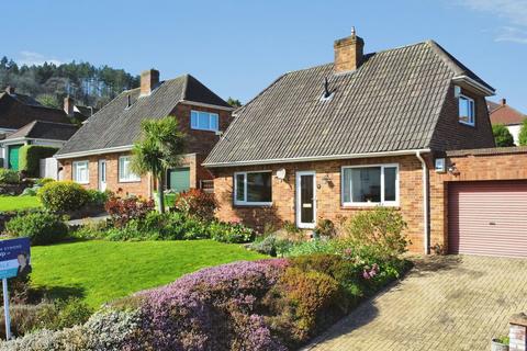 2 bed property, in Staunton Road, £320,000