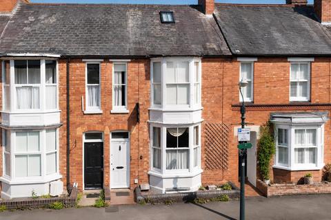 3 bed property, in Albany Road, £500,000