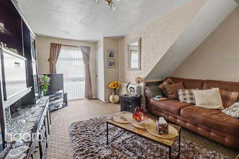 2 bed property, in Bideford Road, £155,000