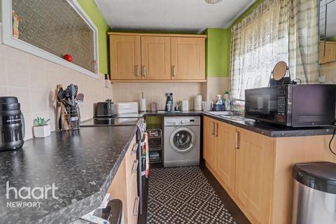 2 bed property, in Bideford Road, £155,000