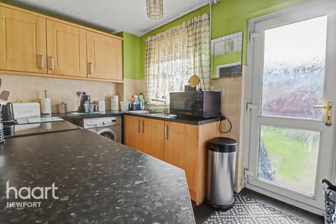 2 bed property, in Bideford Road, £155,000