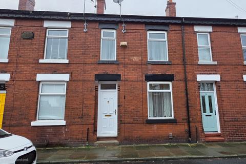 2 bed property, in Willow Grove, £280,000