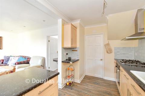 3 bed property, in Hall Crescent, £400,000