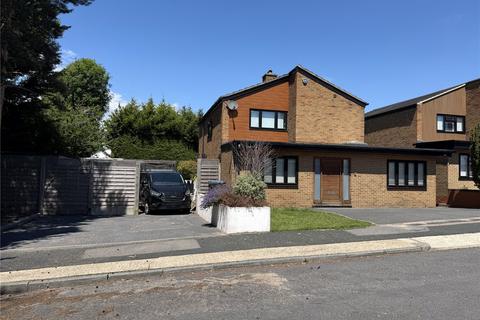 4 bed property, in Copse Hill, £665,000