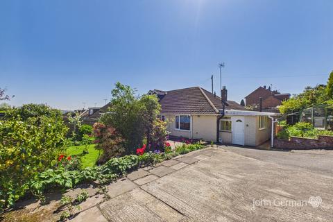 2 bed property, in Ashford Road, £230,000