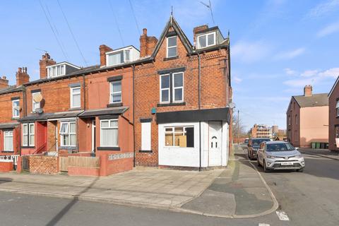 2 bed property, in Colenso Grove, £110,000