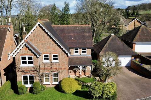 5 bed property, in Grange Drive, £1,375,000