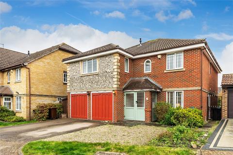 5 bed property, in Dumville Drive, £875,000