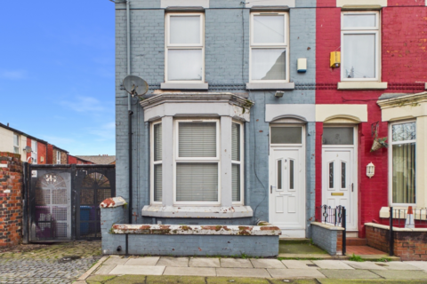 3 bed property, in Richmond Park, £135,000
