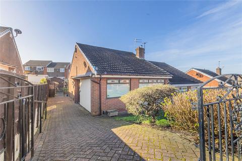 2 bed property, in Haddon Way, £235,000