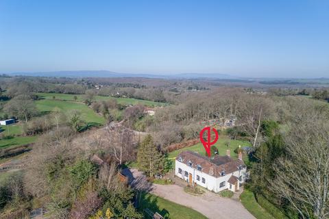 4 bed property, in Buckeridge, £950,000