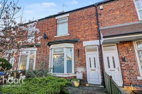2 bed property, in Bentley Road, £120,000