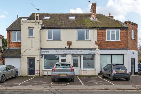 3 bed property, in Send, £325,000