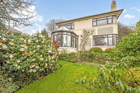 4 bed property, in Albany Road, £400,000
