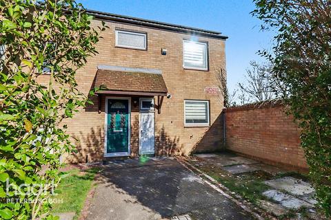 3 bed property, in Clayton, £250,000