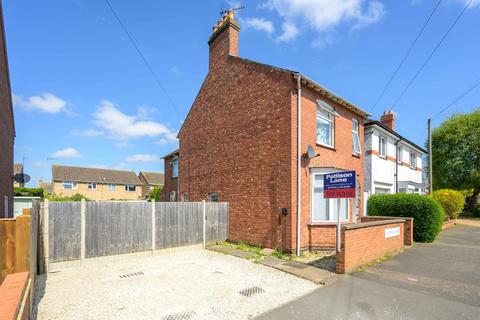 3 bed property, in Blandford Avenue, £315,000