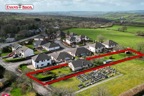 3 bed property, in Nantycaws, £295,000