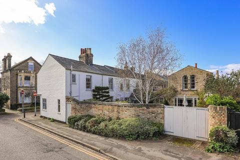 5 bed property, in John Street, £1,350,000