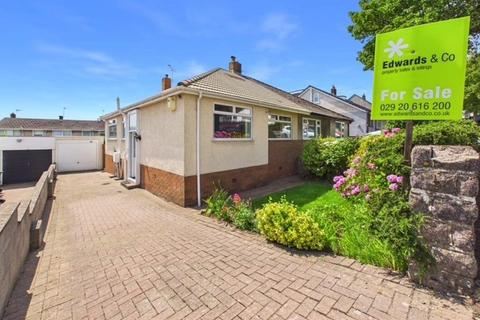 2 bed property, in Heol Uchaf, £325,000