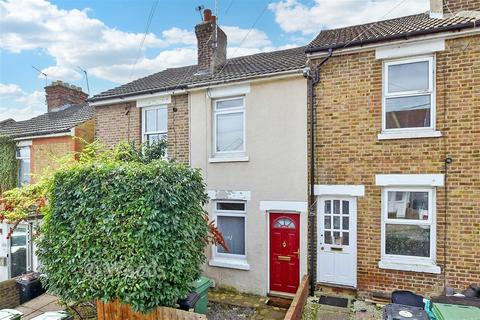 2 bed property, in Dover Street, £250,000