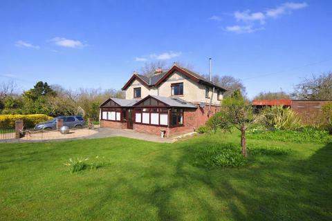 4 bed property, in LARGE GARDEN WITH OUTBUILDINGS * SANDFORD, £635,000