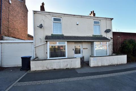 3 bed property, in Front Street, £182,950