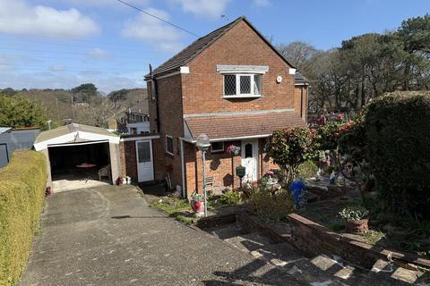 3 bed property, in Bedford Road South, £300,000