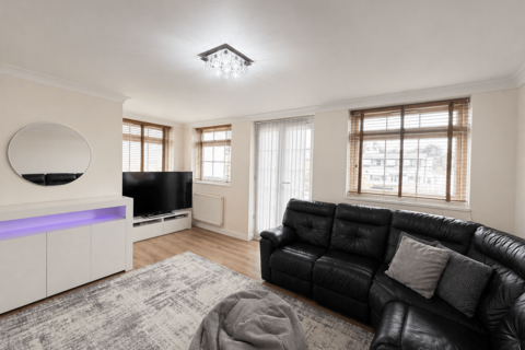 2 bed property, in 967 Harrow Road HA0, £385,000