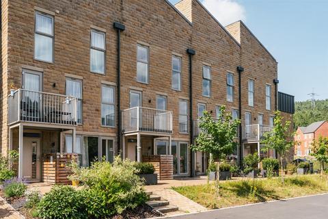 3 bed property, in Old Mill Lane, £299,950