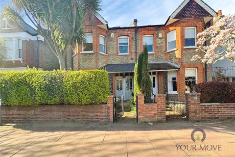 3 bed property, in Clock House Road, £575,000